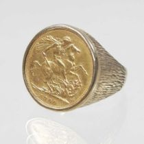 A 9 carat gold ring, mounted with a Victorian sovereign, dated 1900, on a textured band, 16g, size