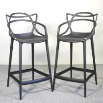 A pair of modern bar stools, 99cm high (2)