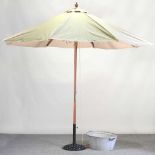 A folding garden parasol, boxed, together with a galvanised bath (2)