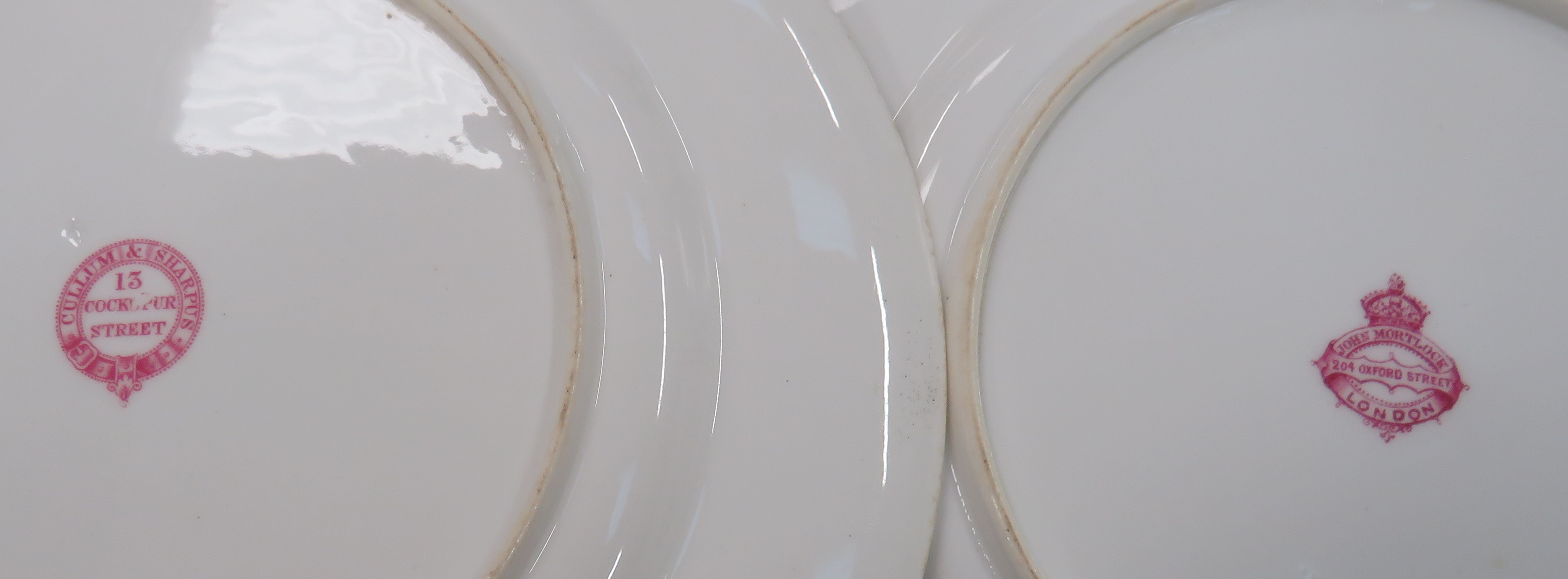 Victorian Royal Bodyguard Dinner Plates 10 inch, white glazed china plates with Victorian crown - Image 3 of 3