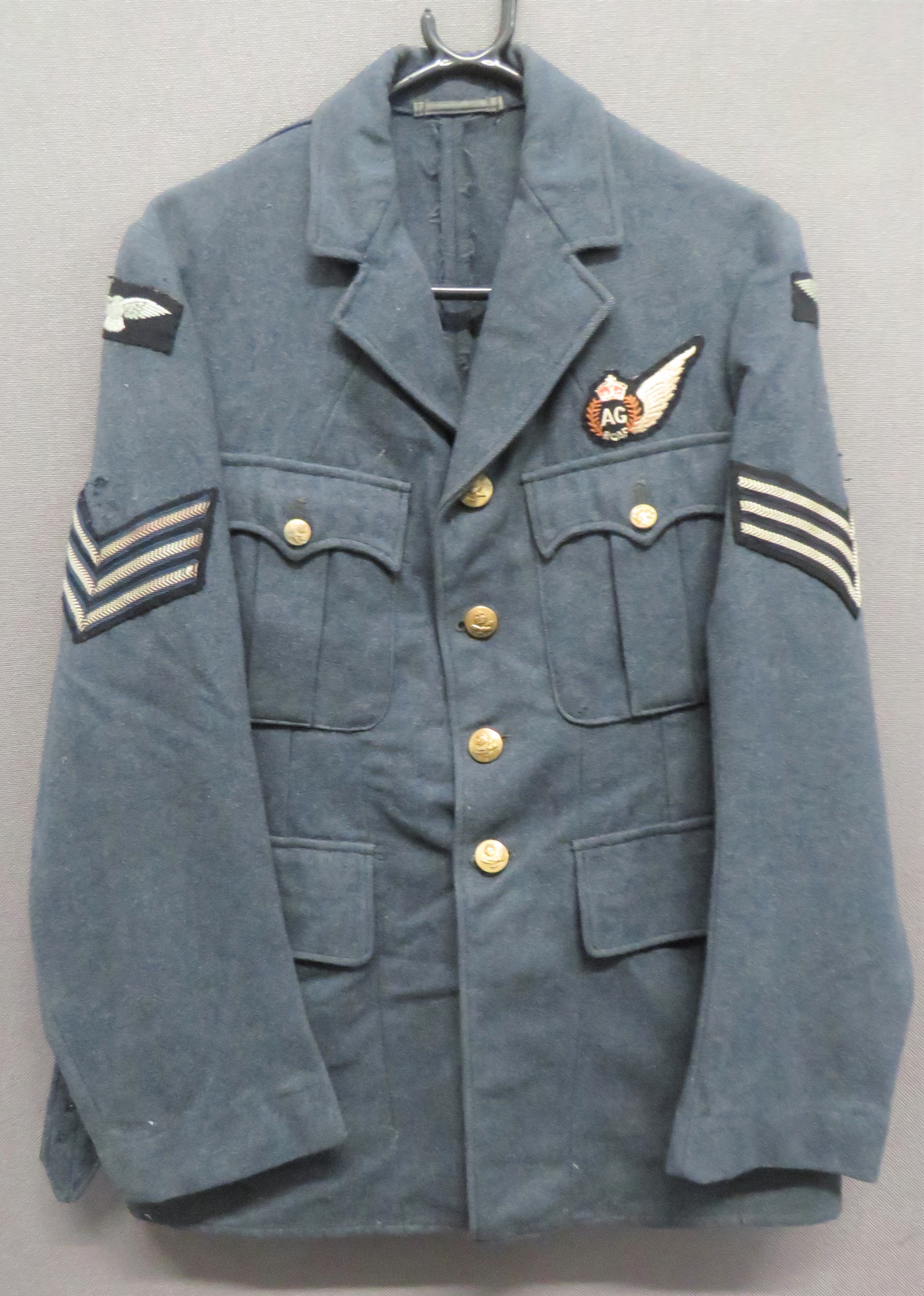 WW2 RCAF Sergeant Air Gunner's Service Dress Tunic blue grey woollen, single breasted, open collar