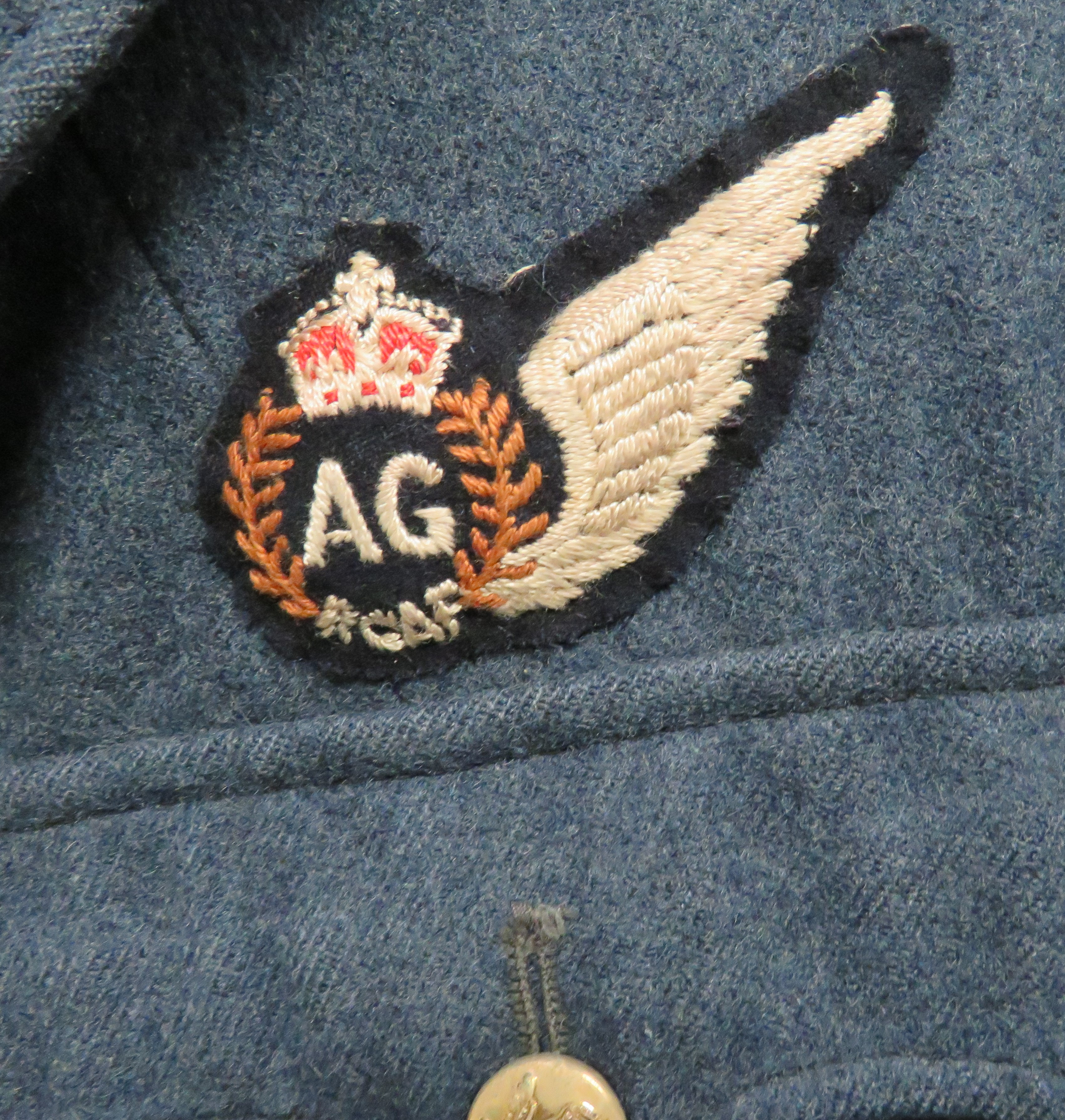 WW2 RCAF Sergeant Air Gunner's Service Dress Tunic blue grey woollen, single breasted, open collar - Image 2 of 2