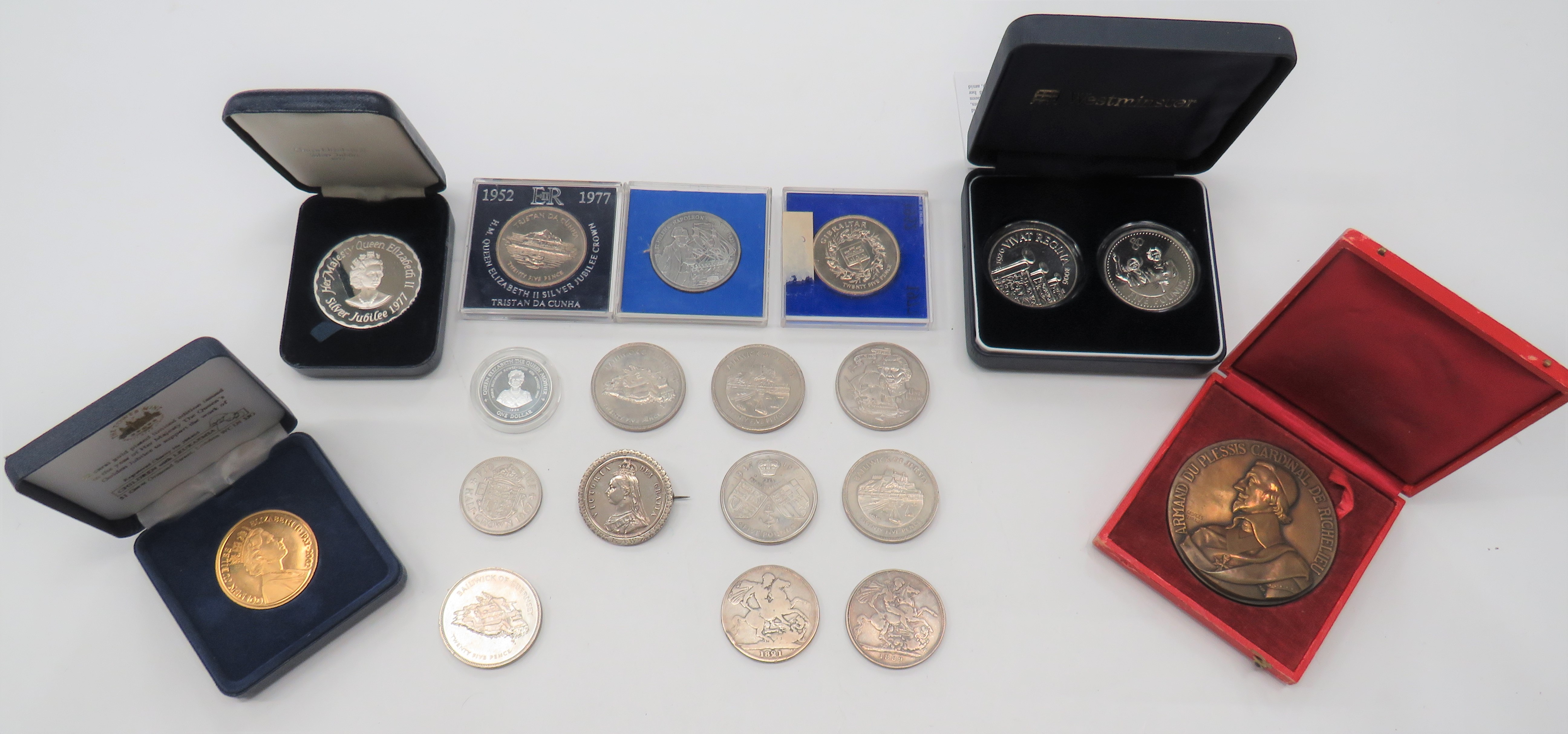 Selection Of Commemorative Coins including silver hallmarked 1977 Silver Jubilee in case ... Gilt