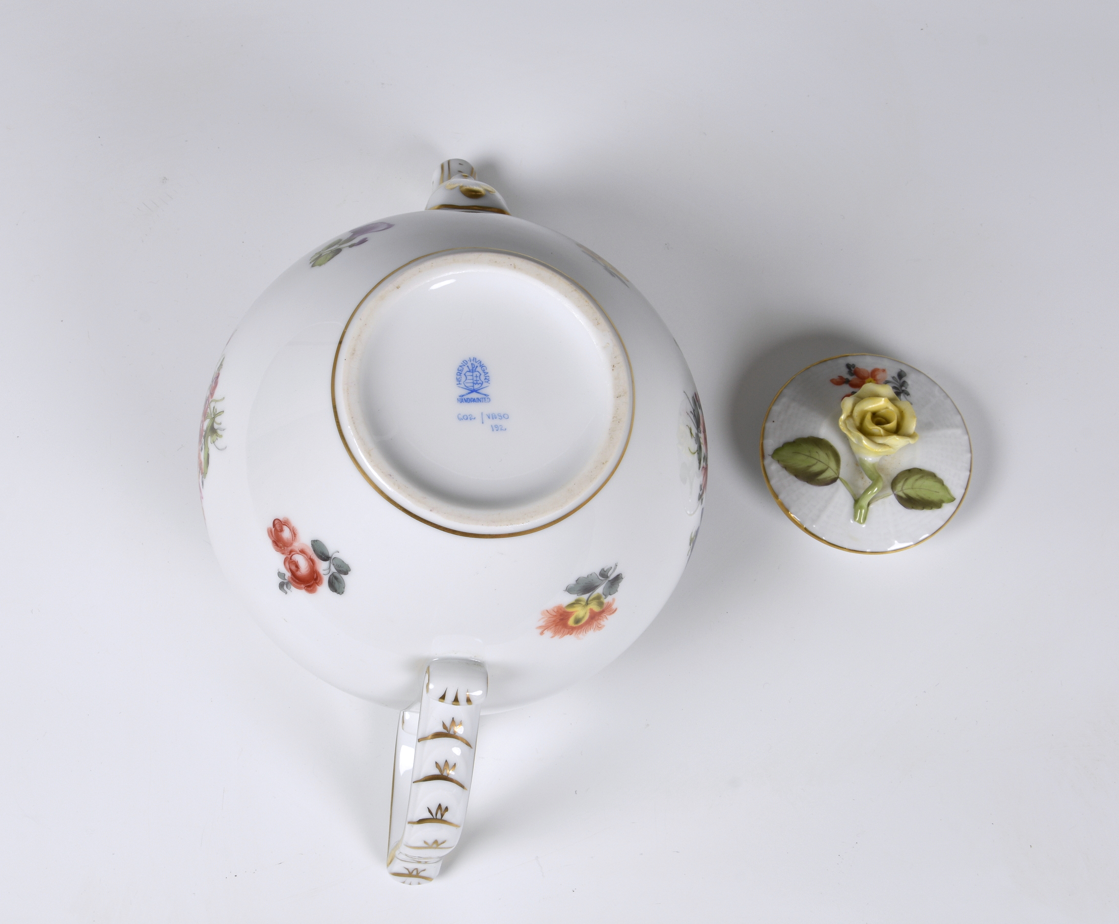 A Herend Teapot, white glaze with hand painted floral design and gilded decoration to handle and - Image 4 of 4