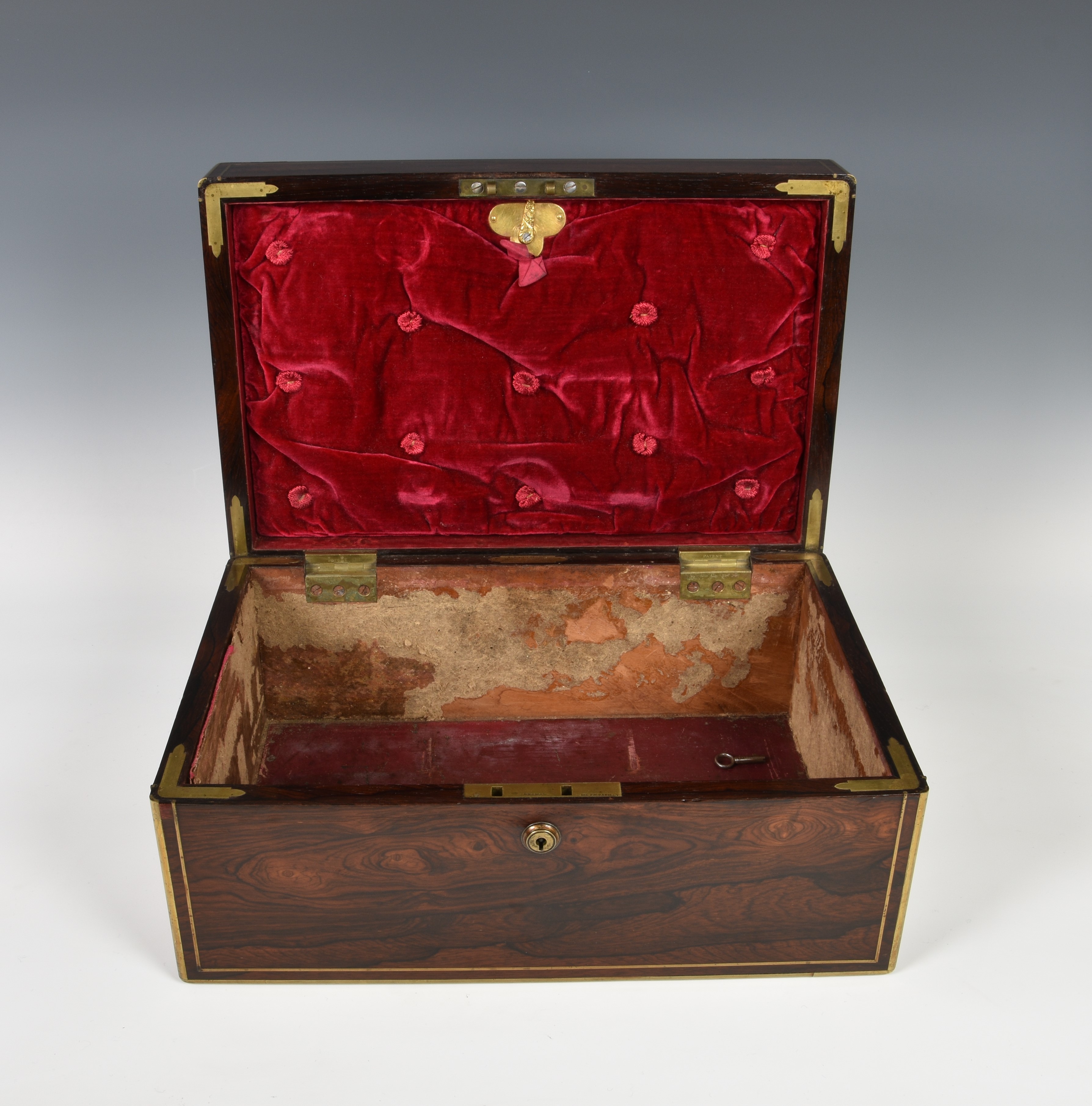 A good quality George IV brass bound rosewood jewellery box, by L. Leuchars of 38, Piccadilly, - Image 5 of 6