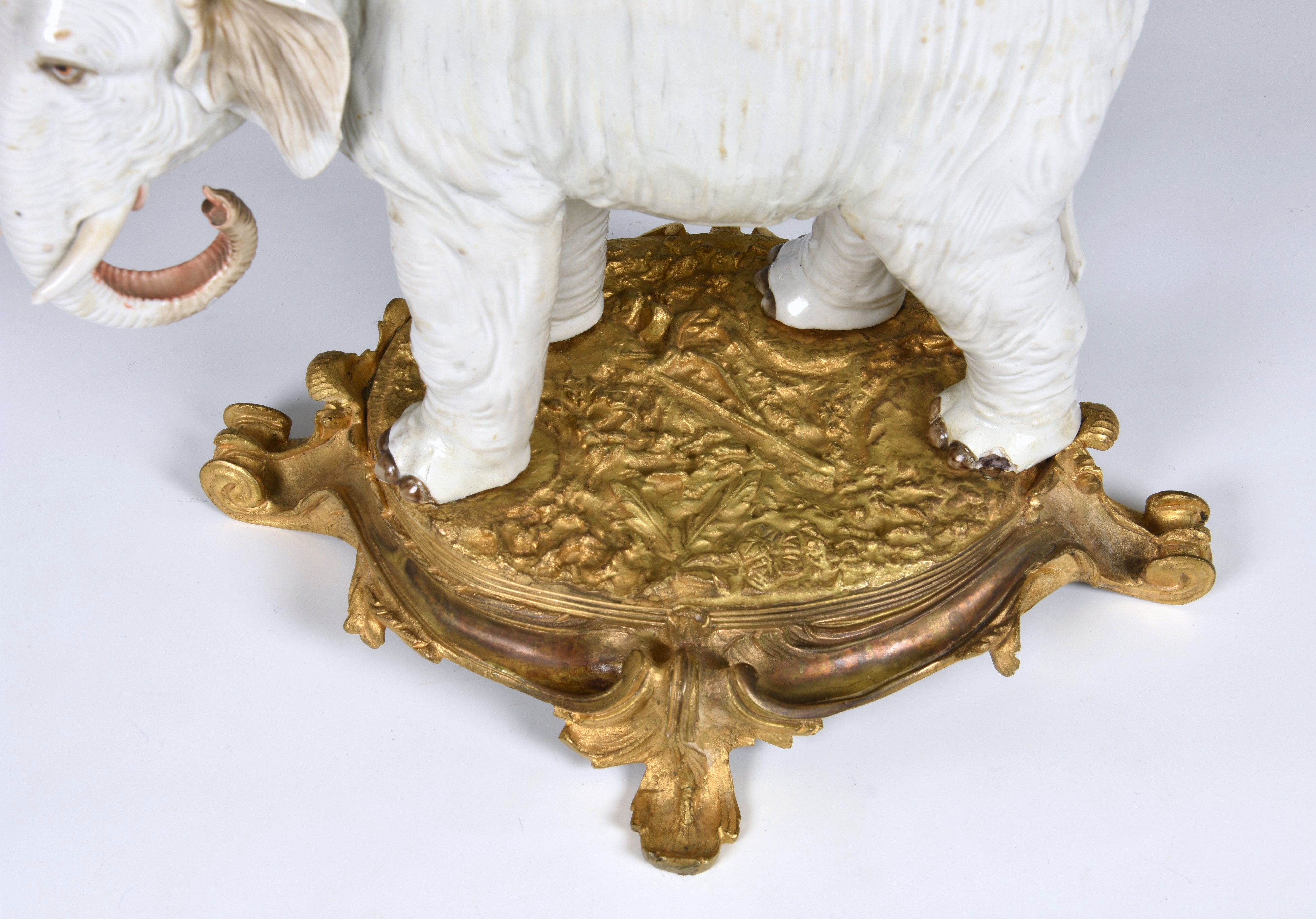 An ormolu mounted Sampson white porcelain elephant , after Meissen, 19th century, realistic - Image 5 of 9