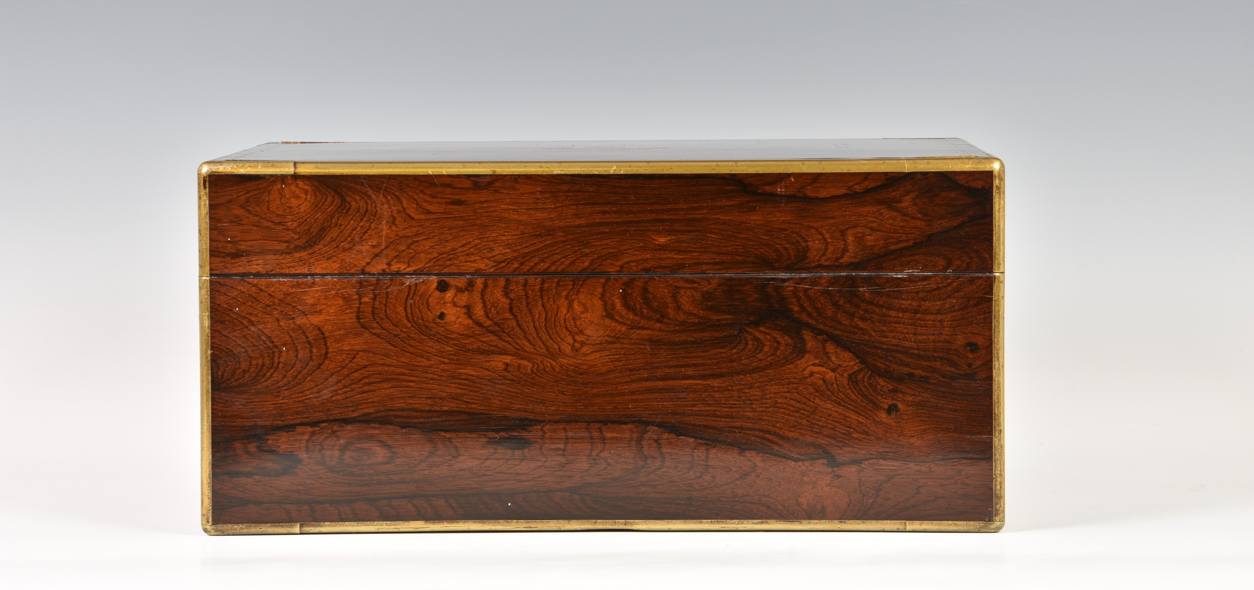 A good quality George IV brass bound rosewood jewellery box, by L. Leuchars of 38, Piccadilly, - Image 3 of 6