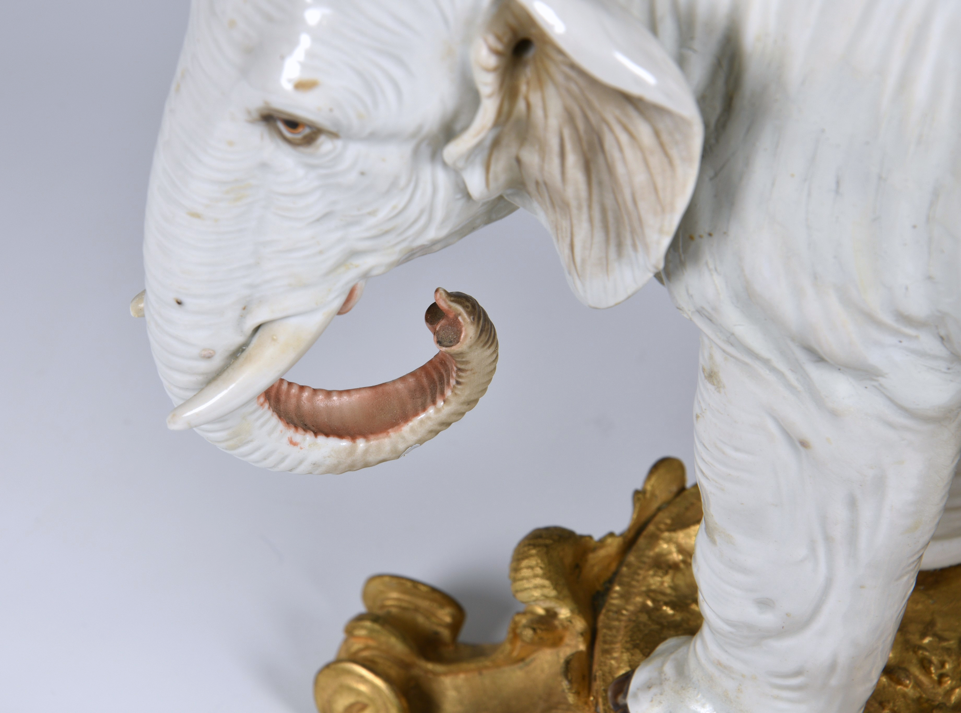 An ormolu mounted Sampson white porcelain elephant , after Meissen, 19th century, realistic - Image 7 of 9