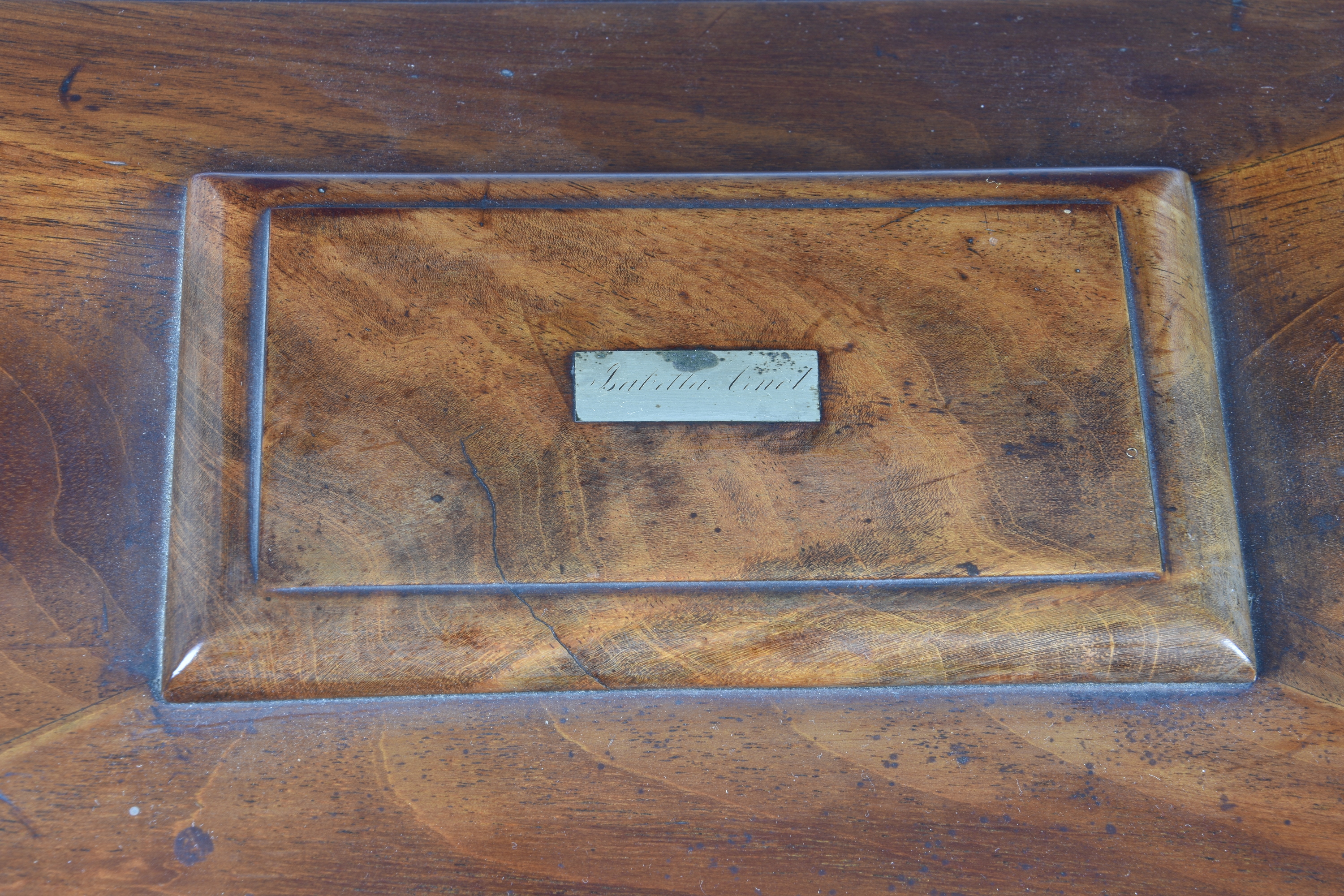 A mid-19th century mahogany tea caddy, of sarcophagus form, with VR lock plate and inlaid - Image 3 of 4