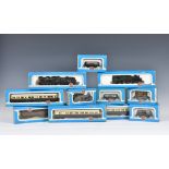 Airfix Railway - OO gauge Locomotives / Coaches / Rolling Stock to include Locomotives - 54150-1