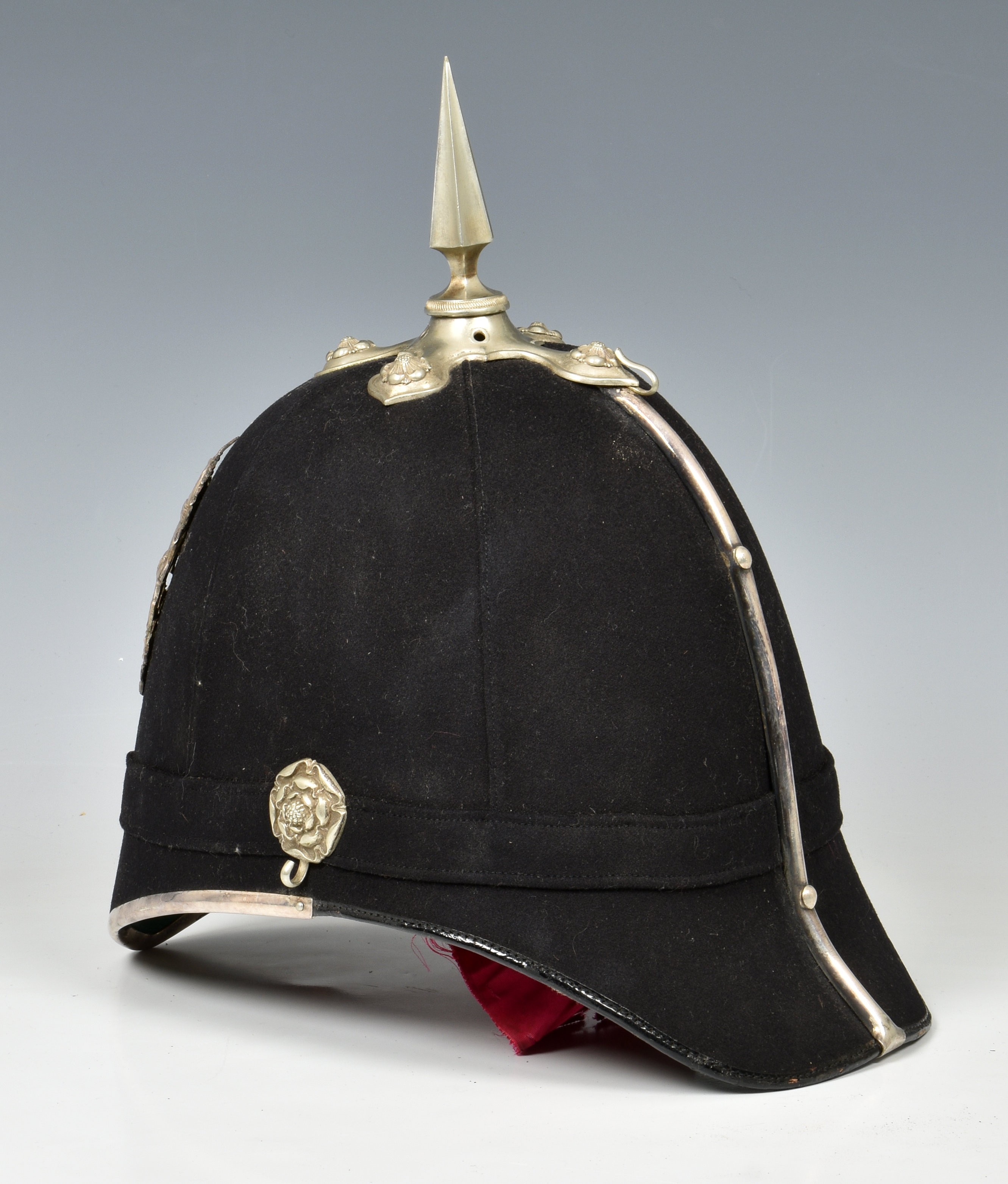 A Royal Engineers Volunteers Officers Home Service Helmet early 20th century, dark blue cloth body - Image 2 of 5
