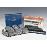 Hornby Railways - Networker suburban train pack R 2001 together with boxed 'The Flying Scotsman'