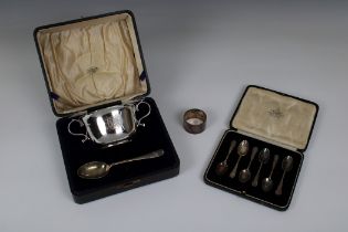 A George V silver twin-handled porringer