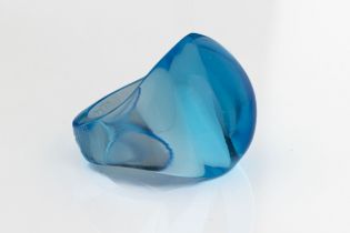 Lalique - A light blue glass cabochon ring