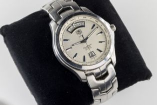 A gentleman's stainless steel Tag Heuer Link Calibre 5 automatic wristwatch