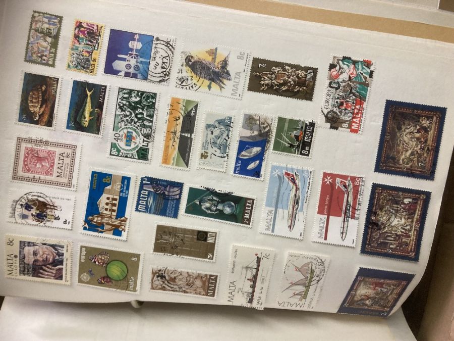 Large collection of stamps including year books etc (heavy lot in 2 boxes) - Image 3 of 5