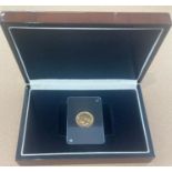 Coins : 1917 Gold Sovereign slabbed and in display case
