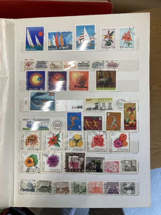 Four large stock books with over 2600 stamps World - Image 4 of 4