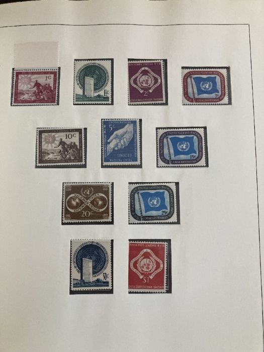 Box of five alums of mainly European stamps (100's) - Image 6 of 7