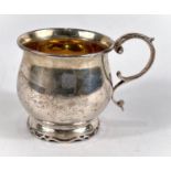 A hallmarked silver cup with gilt interior by Walker & Hall with shaped foot, Sheffield 1961 3.9oz