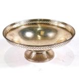 A hallmarked silver pedestal bowl with pierced border, Walker & Hall, Sheffield 1928