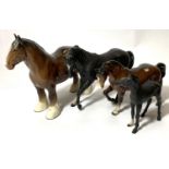 4 small Beswick horse figures, Shire horse with plaited mane, Palomino colt, black bisque and