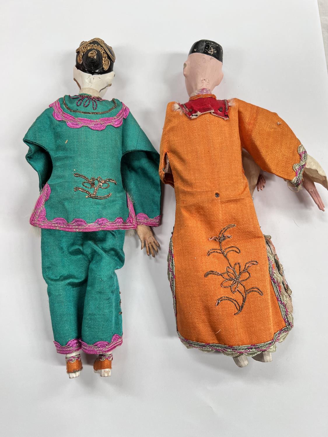 2 Chinese opera dolls in traditional clothes, painted faces with associated box height 25.5cm - Image 3 of 3