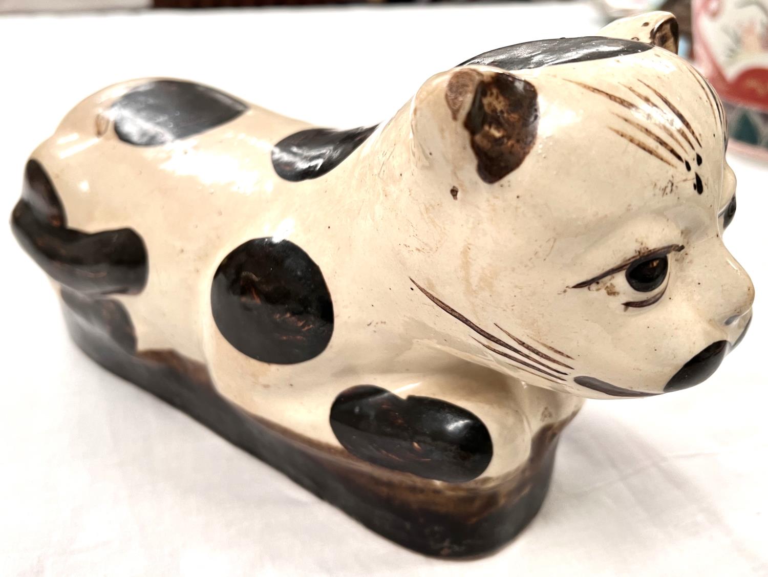 A Chinese ceramic neck rest in the form of a cat length 27cm - Image 4 of 6