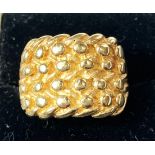 A gent's 9 carat gold ring with plait decoration, 12.2gm