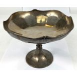 A silver pedestal dish with tapering column, 21.6oz, London 1921