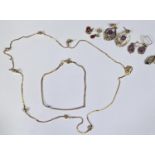 A 9 carat gold flattened ling bracelet and similar necklace, 4gm; a selection of 9 carat gold