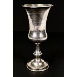 A hallmarked kiddush cup with engraved decoration, London 1905, 3.0oz