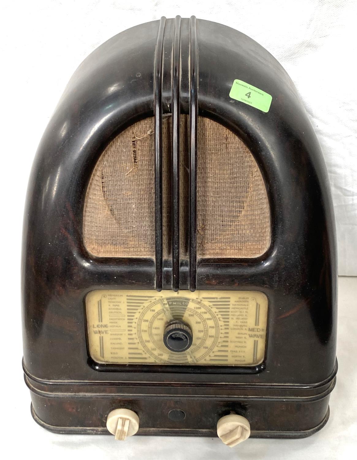 A vintage Bakelite case radio Philco model 444 (no back, knobs loose) - Image 2 of 2