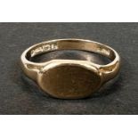 An 18 carat hallmarked gold signet ring, size N-O,  4gm