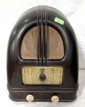 A vintage Bakelite case radio Philco model 444 (no back, knobs loose)