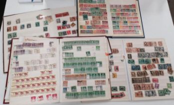 USA: collection of stamps with duplicates in stockbooks