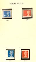 GB: QEII mint issues, definitives and commemoratives, 1996 - 2009, in 2 albums