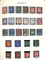 GB: QEII mint issues, definitive and commemorative pre decimal 1952 - 1970 including the 5 sets of