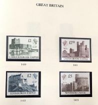 GB: QEII mint issues, definitive and commemorative 1970 - 1995, in 2 albums, to include high