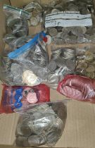 A collection of approximately 1000 British coins including Shillings, Half Crowns pounds etc