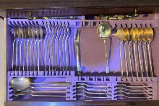A hallmarked silver part canteen of cutlery, Sheffield 1968/69 comprising of 8 dinner forks, 8