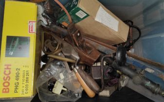 A good selection of vintage planes and tools etc