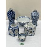 Chinese blue and white porcelain to comprise two inverted baluster vases, a deep bowl, a tea bowl (