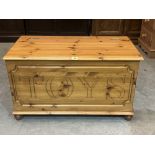 A pine toy chest. 33½' wide