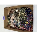 A box of miscellaneous jewellery