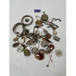 A collection of silver and other jewellery