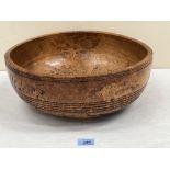 A pollarded oak treen bowl. 14' diam