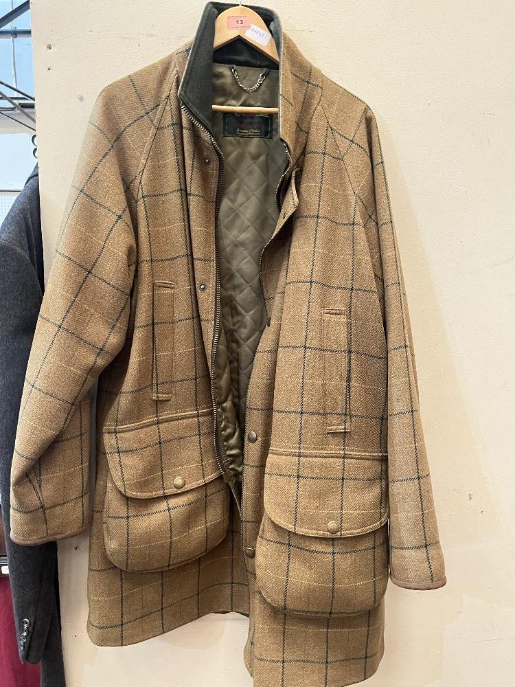 A Chrysalis tweed gentleman's wool overcoat. Large size. 42-44.