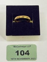 A 22ct wedding ring. 5g.