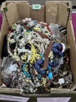 A box of miscellaneous jewellery.